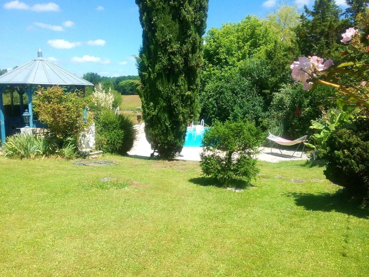 Villa Charmante A Bosset Avec Piscine Partagee Exterior foto