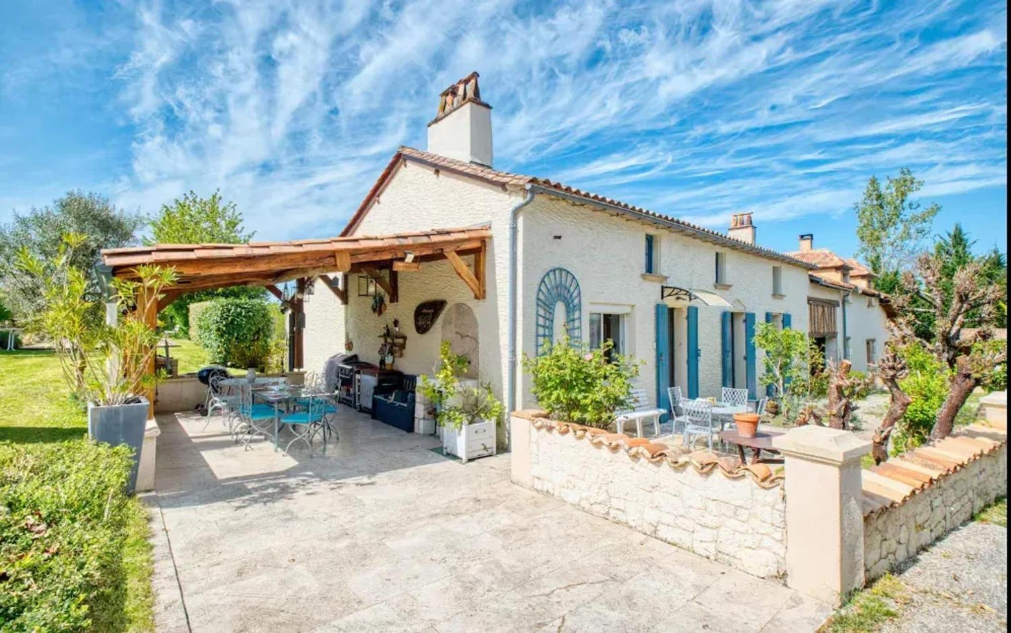 Villa Charmante A Bosset Avec Piscine Partagee Exterior foto